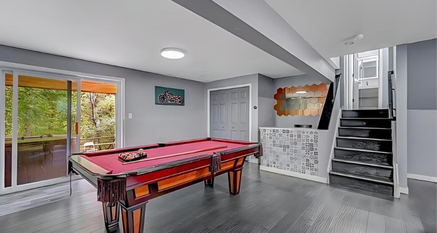 Peaceful Pocono Home With Hot Tub, Gym, & Office Long Pond Екстериор снимка