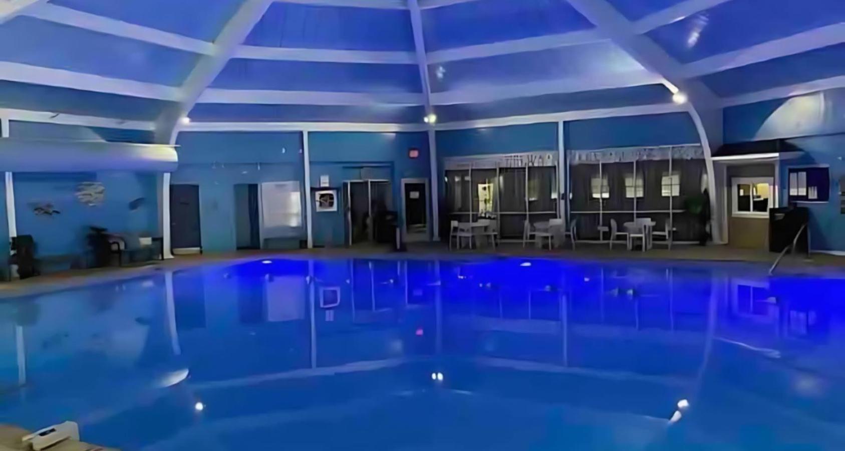 Peaceful Pocono Home With Hot Tub, Gym, & Office Long Pond Екстериор снимка