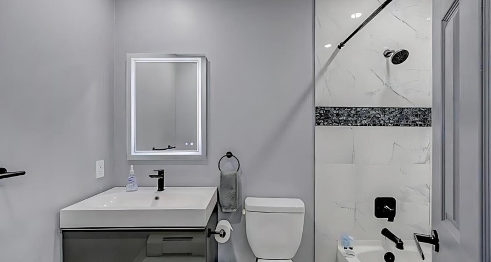 Peaceful Pocono Home With Hot Tub, Gym, & Office Long Pond Екстериор снимка