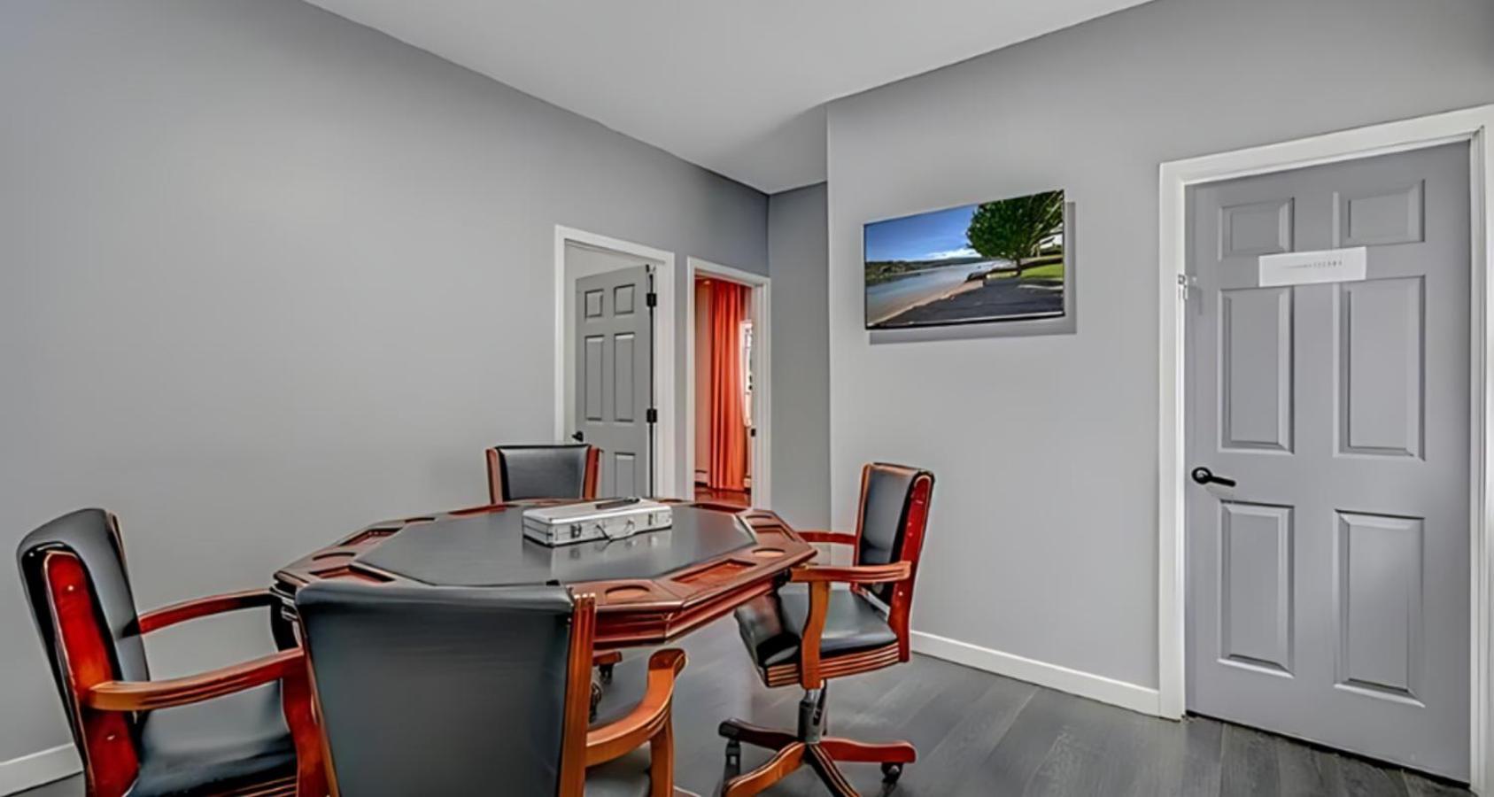 Peaceful Pocono Home With Hot Tub, Gym, & Office Long Pond Екстериор снимка